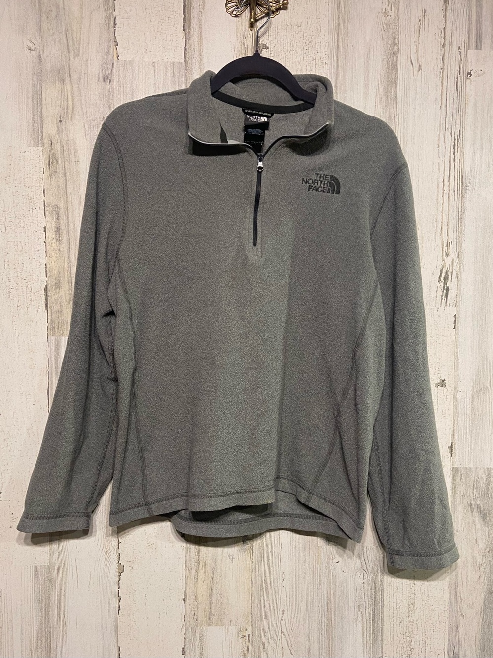 Men’s The North Face Grey Quarter-Zip Fleece Pullover Small